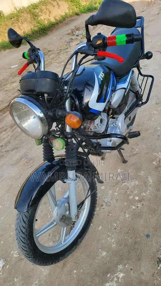 New TVS HLX 125 2025 Black