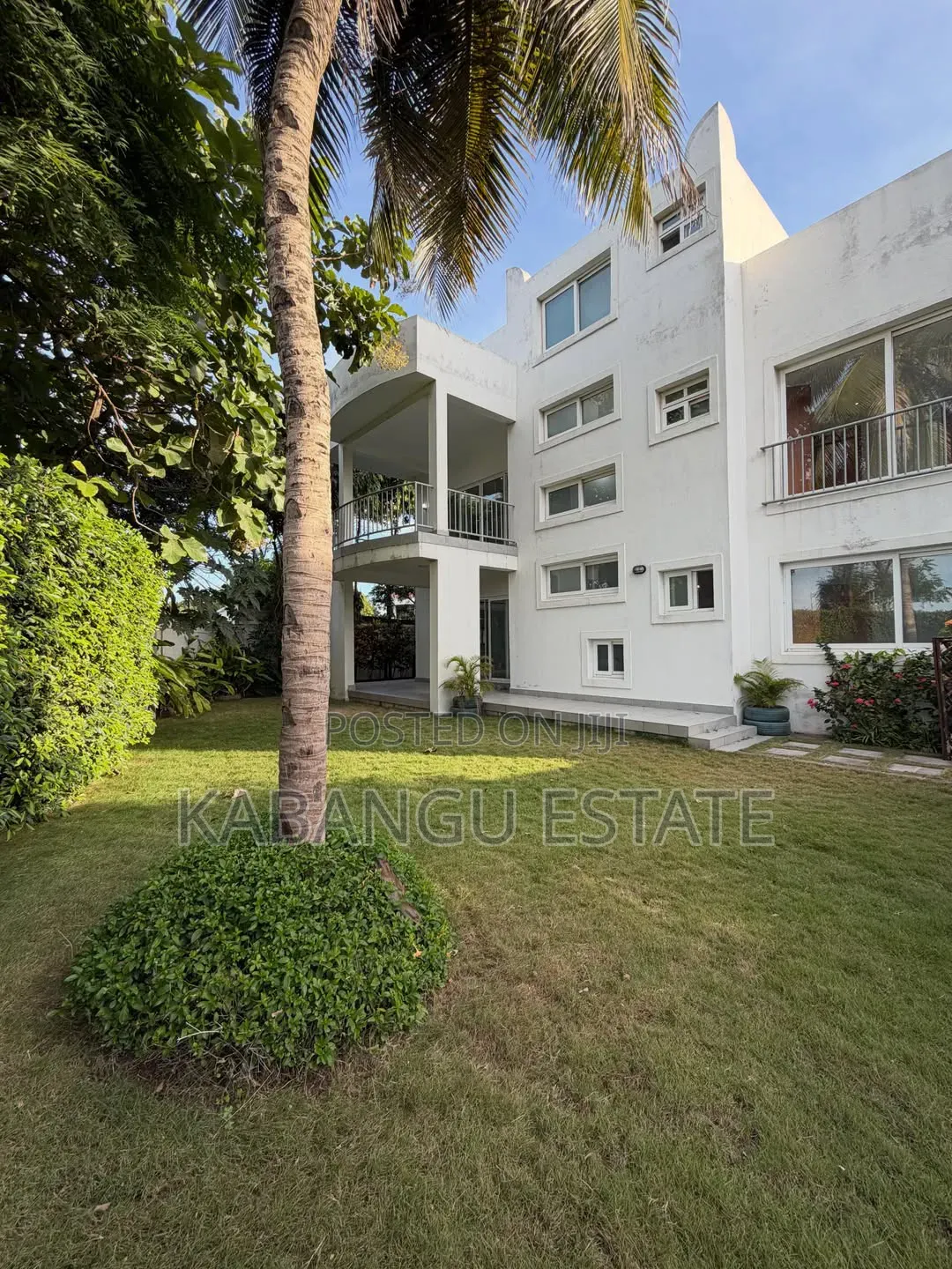 Furnished 4bdrm Villa in Oysterbay Near for rent