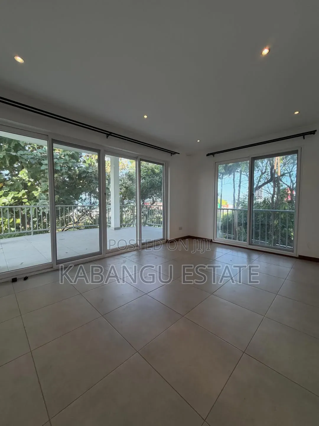 Furnished 4bdrm Villa in Oysterbay Near for rent