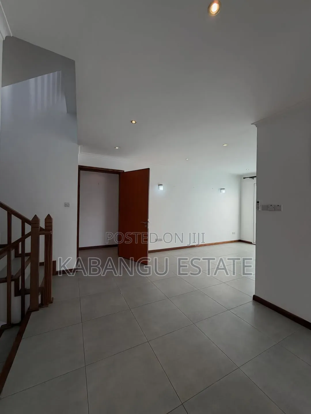 Furnished 4bdrm Villa in Oysterbay Near for rent