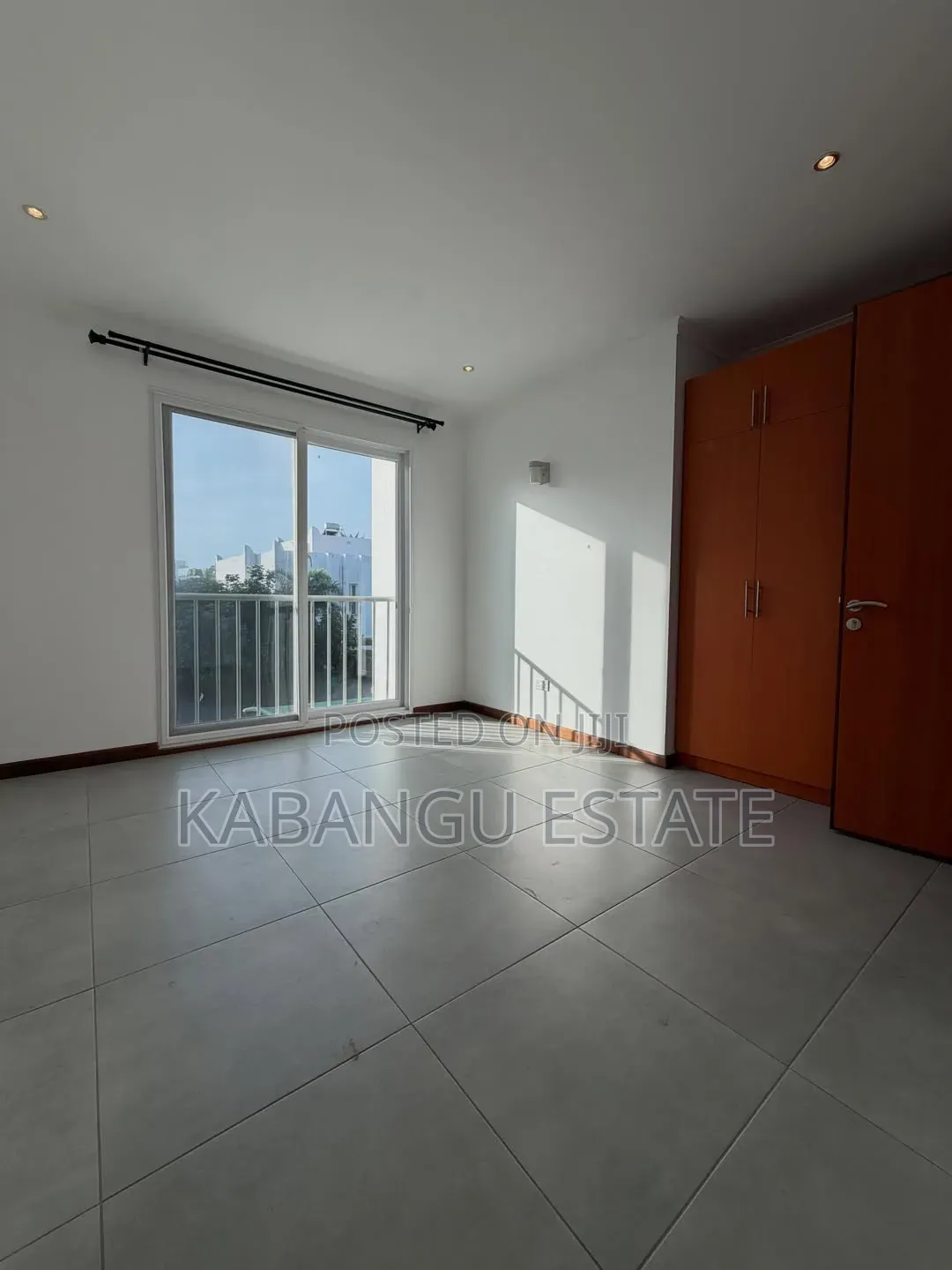 Furnished 4bdrm Villa in Oysterbay Near for rent