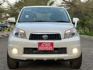 Toyota Rush 2010 White