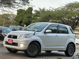 Toyota Rush 2010 White