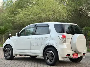 Toyota Rush 2010 White