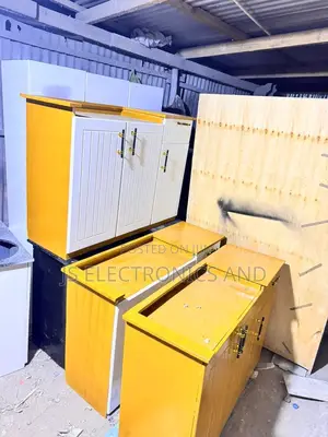 Kitchen Cabinet Milango Mitatu Kubwa