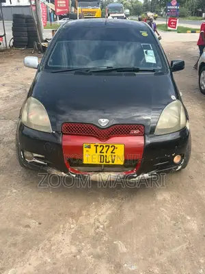 Toyota Vitz 2004 Black