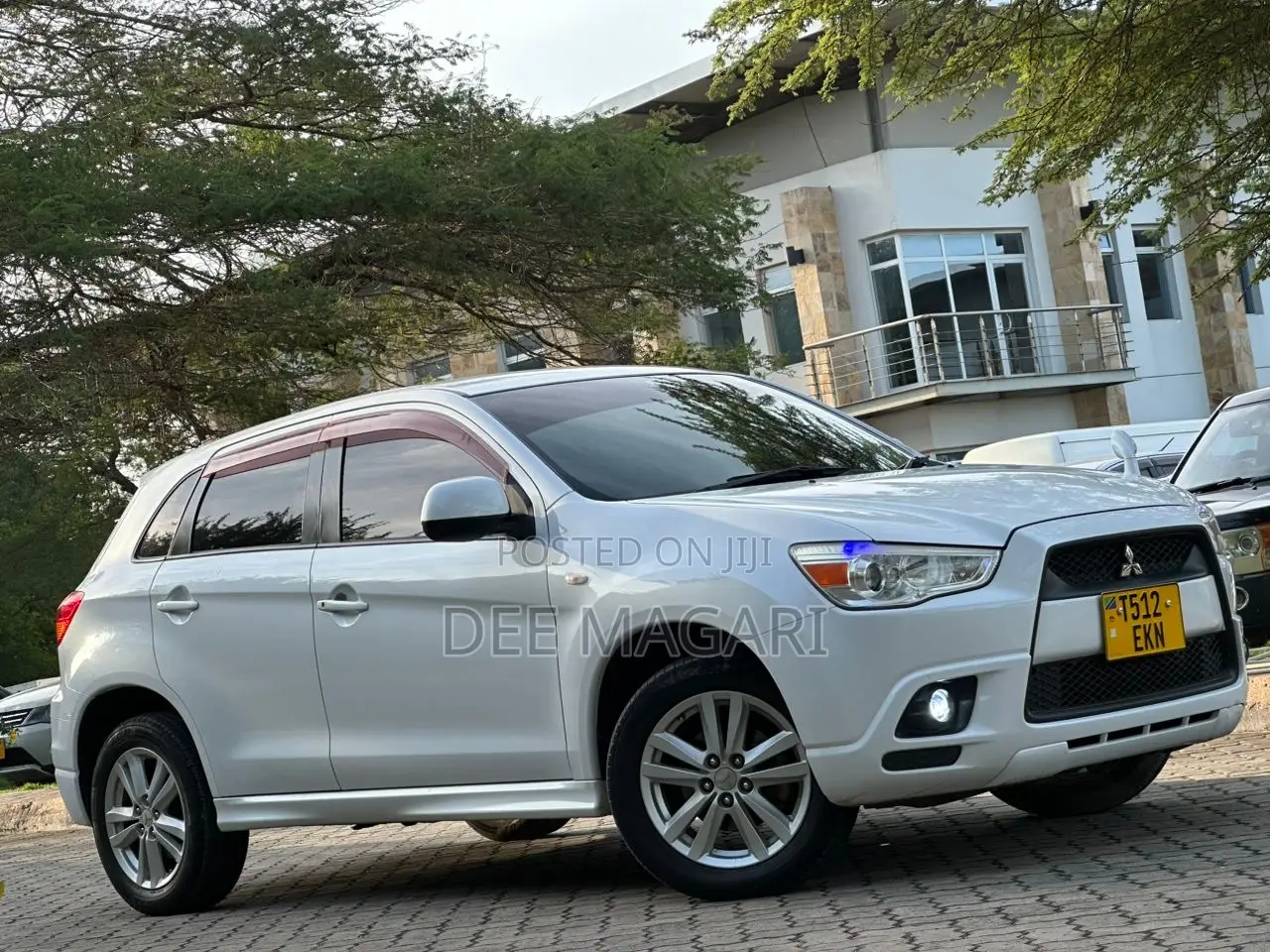 Mitsubishi RVR 2010 White