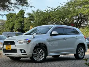 Mitsubishi RVR 2010 White