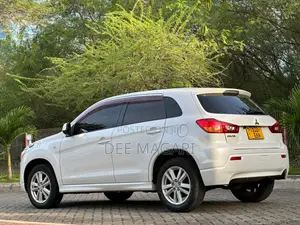 Mitsubishi RVR 2010 White
