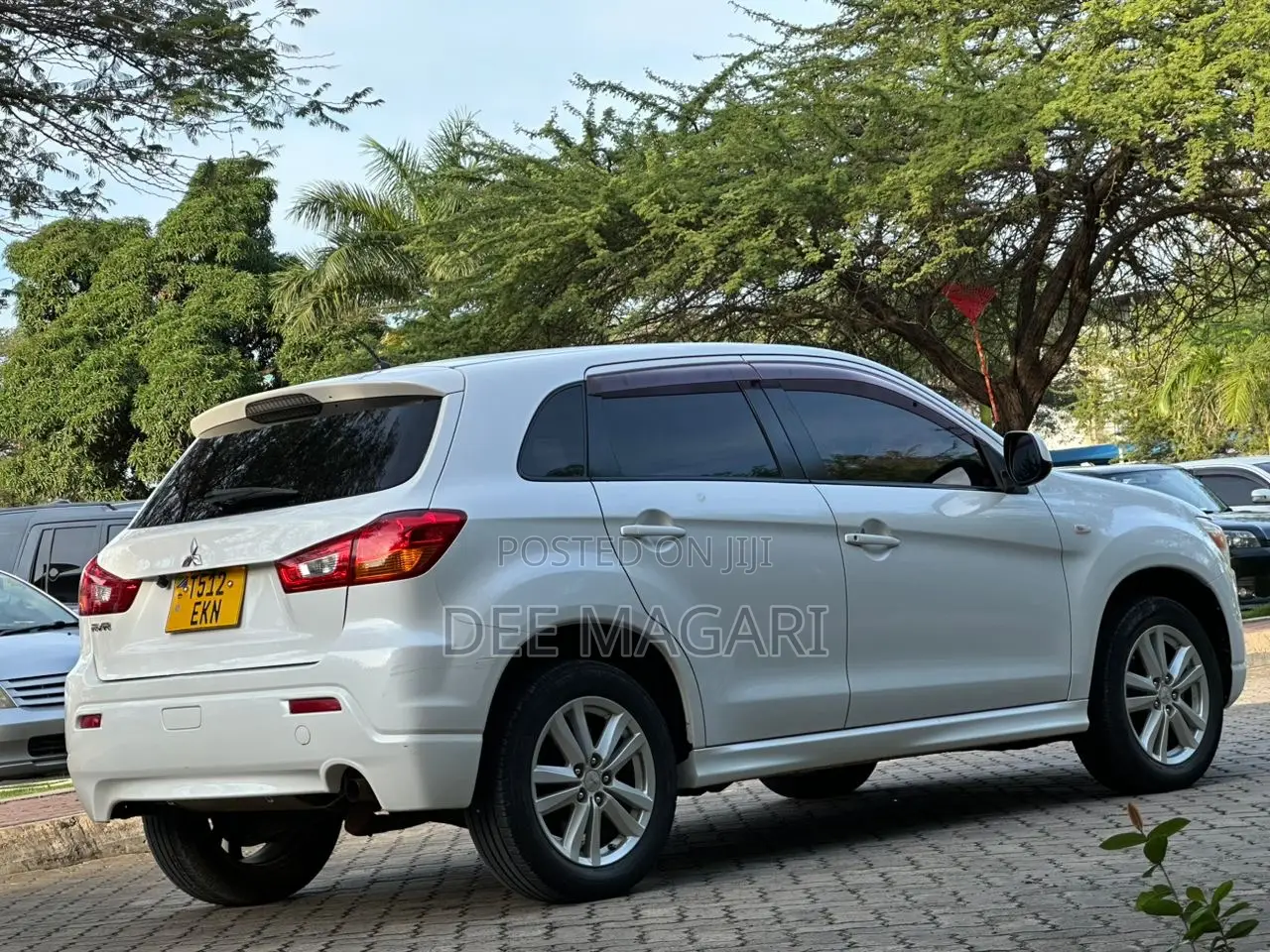 Mitsubishi RVR 2010 White