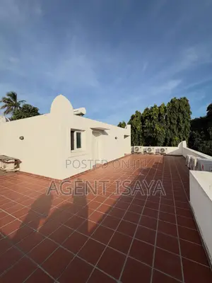 5bdrm Apartment in Oyster Bay for rent