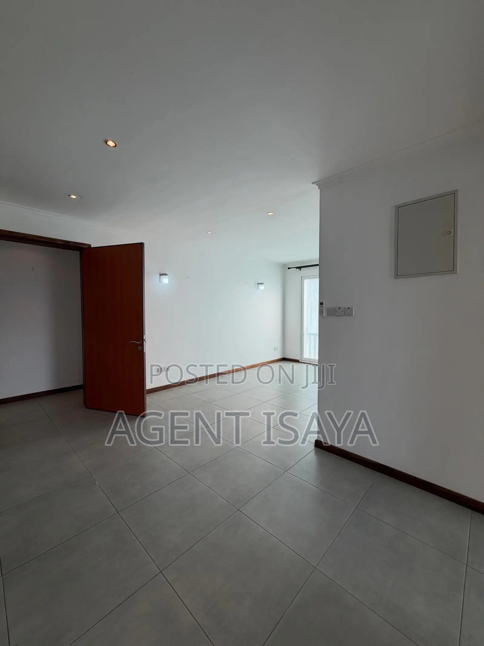 5bdrm Apartment in Oyster Bay for rent