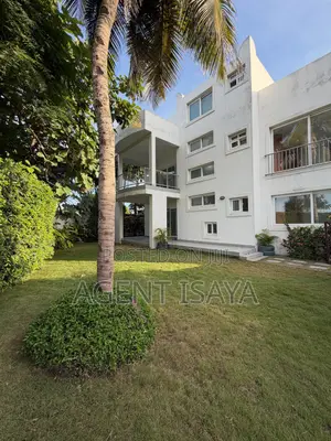 5bdrm Apartment in Oyster Bay for rent