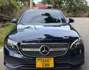 Mercedes-Benz E200 2017 Blue