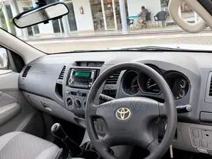 Toyota Hilux 3.0 D-4D Double Cab 4x4 Raider 2007 White