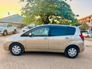 Toyota Corolla Spacio 2003 Gold