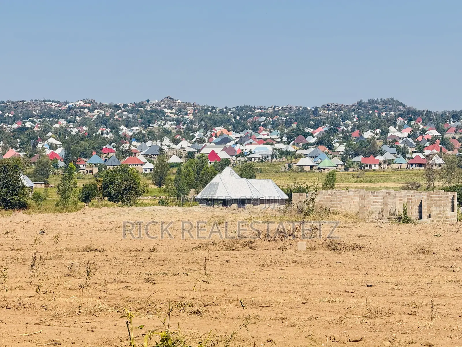 Viwanja Vinauzwa Kisesa Kanyama Karibu Na Chuo Cha Mwanza City College