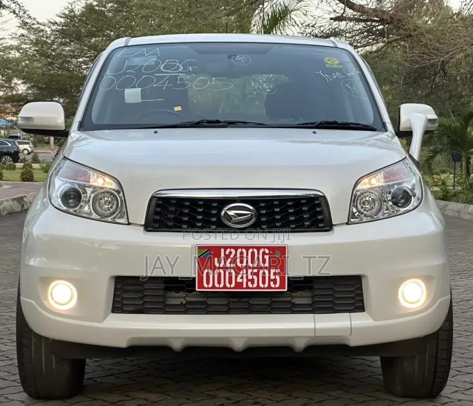 Toyota Rush 2010 White