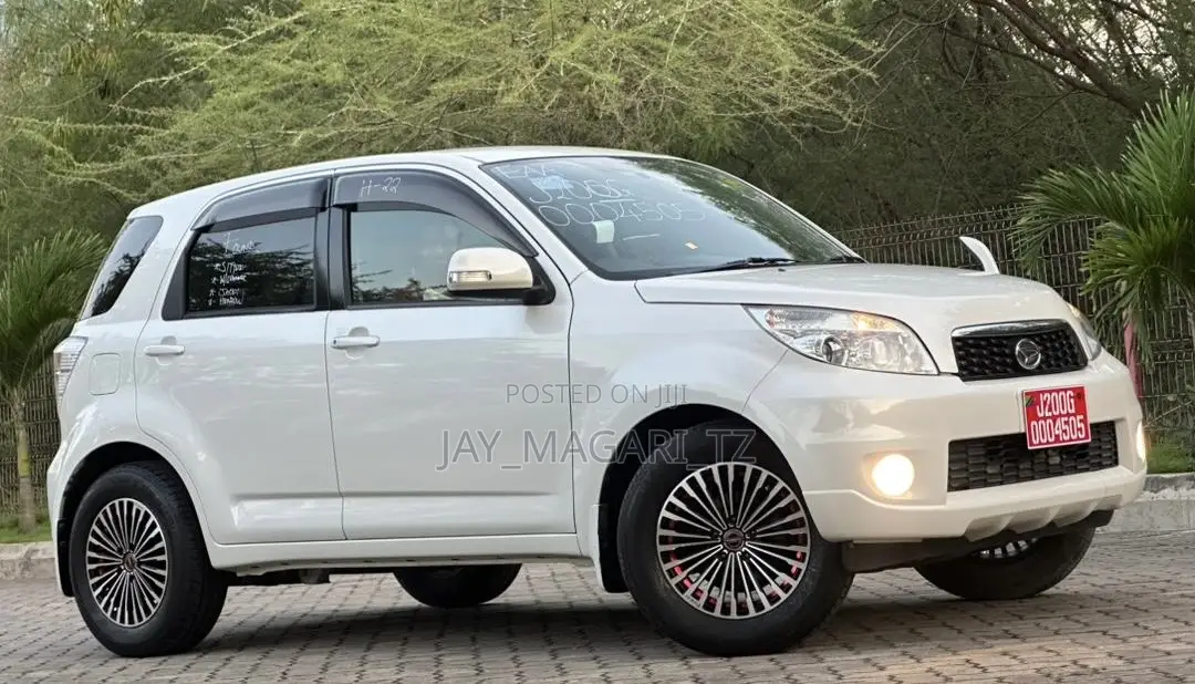 Toyota Rush 2010 White