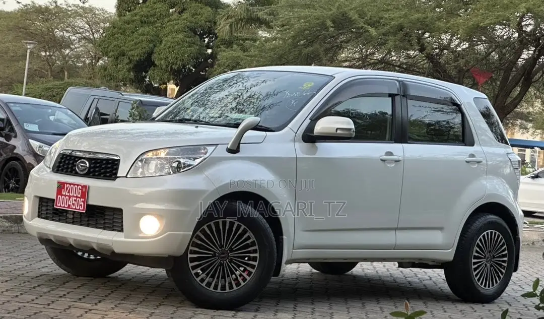 Toyota Rush 2010 White