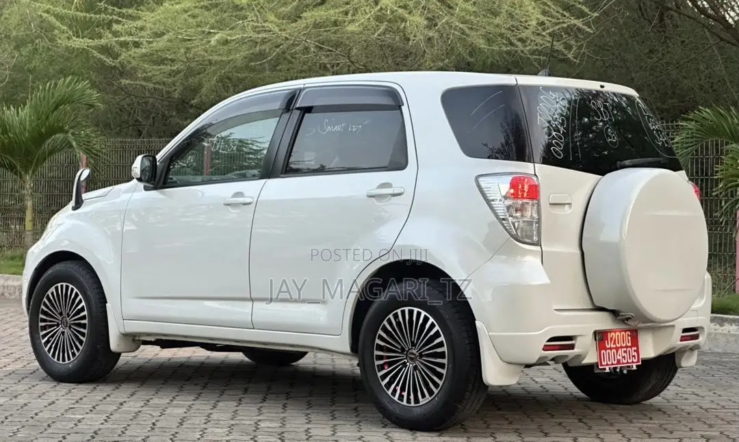 Toyota Rush 2010 White