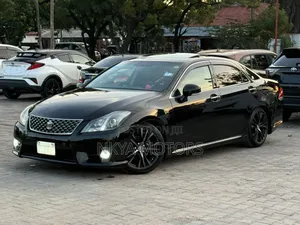 Toyota Crown 2011 Black