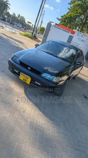 Toyota Corolla 2000 Black