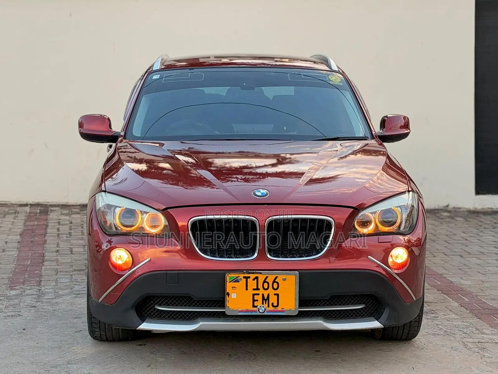 BMW X1 2011 Maroon