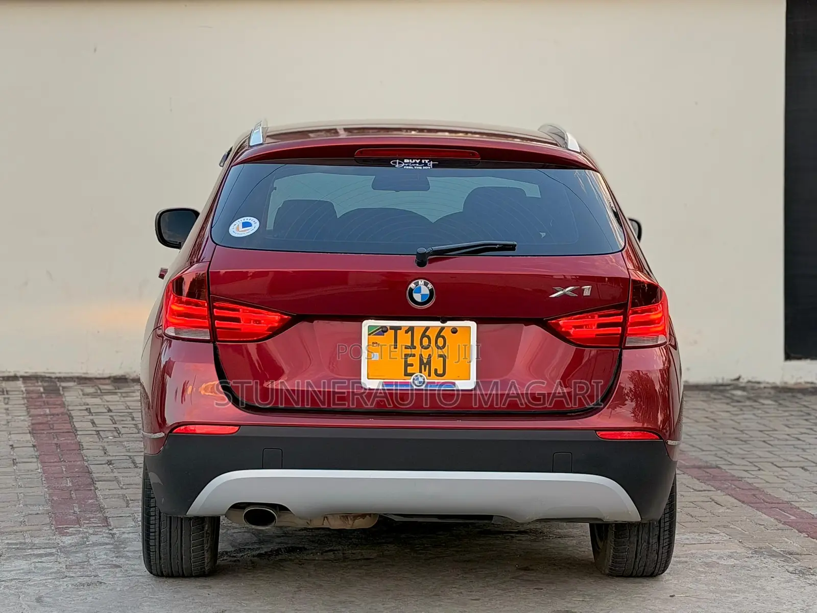 BMW X1 2011 Maroon
