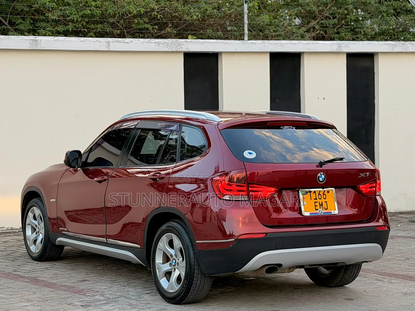 BMW X1 2011 Maroon