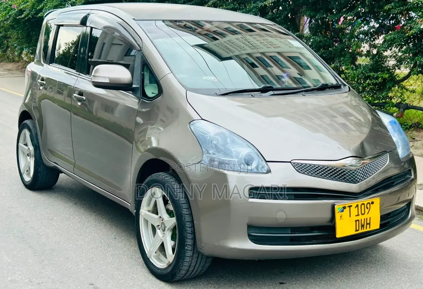 Toyota Ractis 2008 Gray