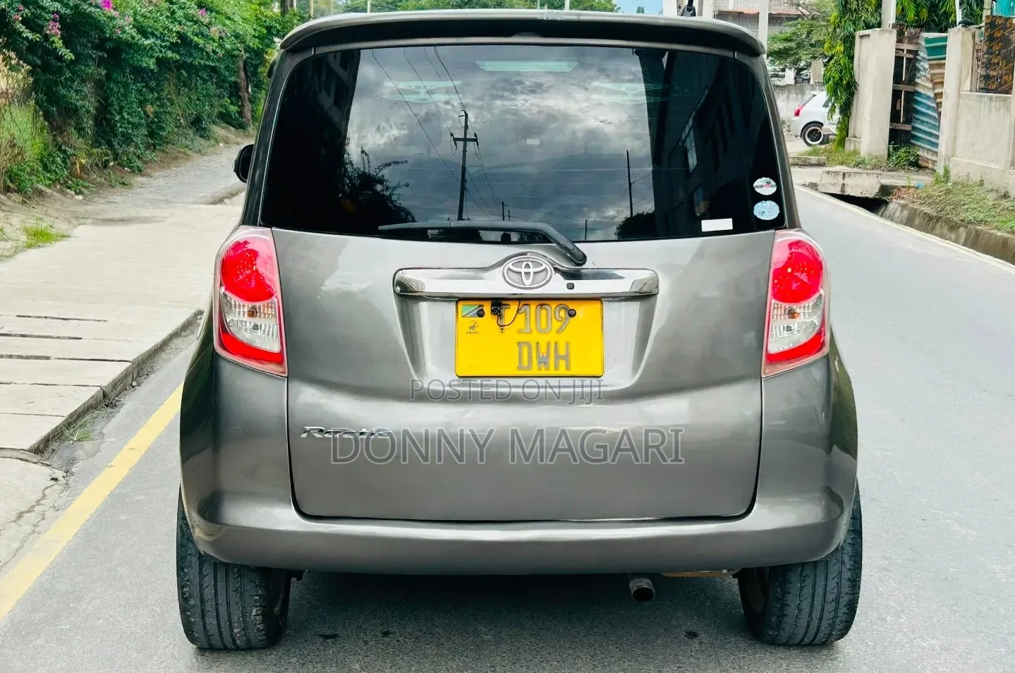 Toyota Ractis 2008 Gray