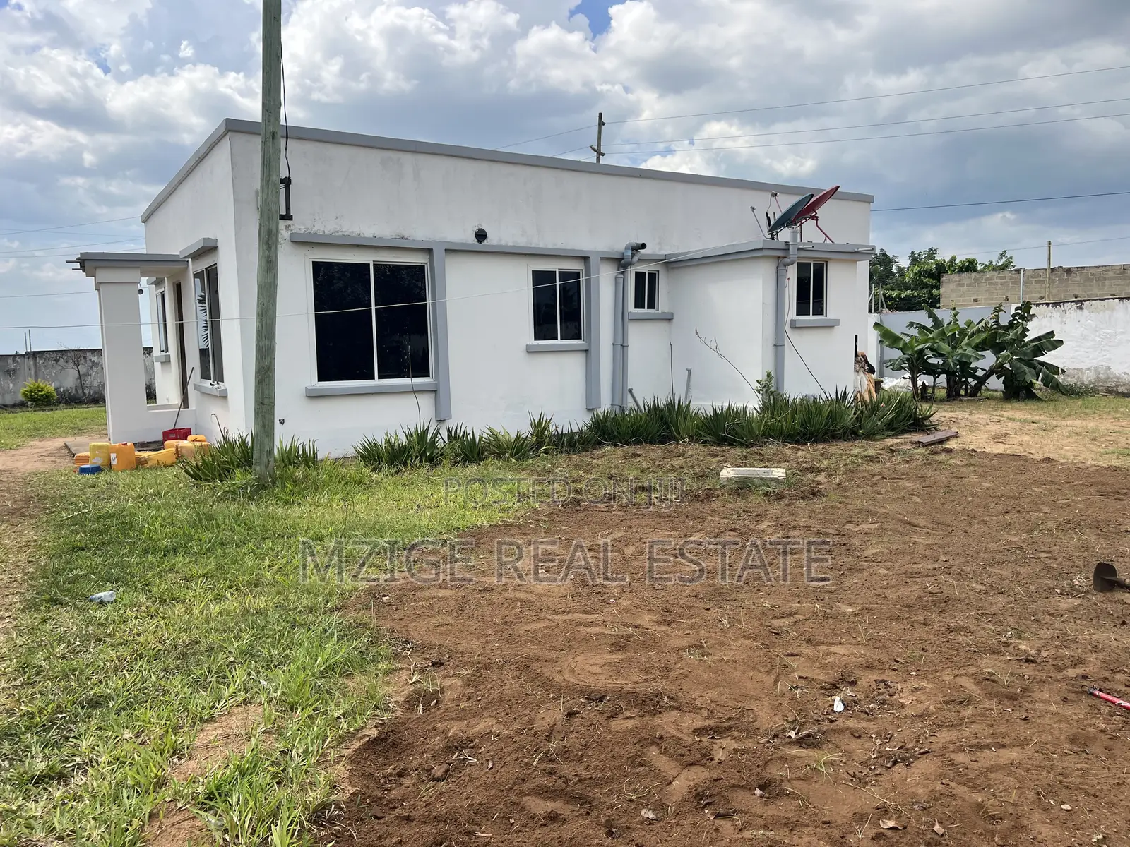 Eneo Lenye View Nzuri Bahari Ya Hindi Linauzwa Bunju Beach