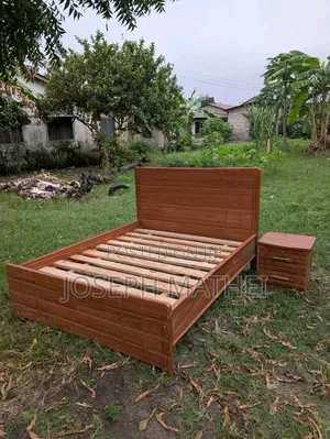 Kitanda Na Bed Side 1 Mbao Ngumu