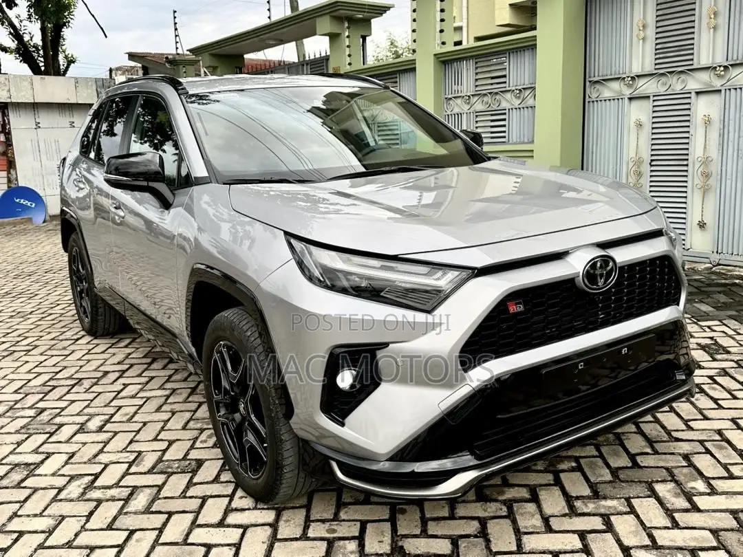 Toyota RAV4 Hybrid XLE Premium AWD 2024 Silver