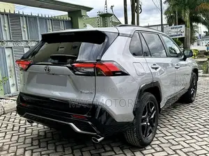Toyota RAV4 Hybrid XLE Premium AWD 2024 Silver