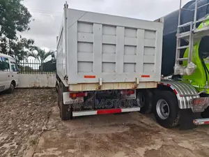 Howo Tipper Nauza
