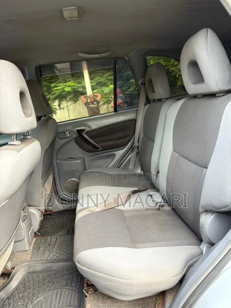 Toyota RAV4 2004 Silver