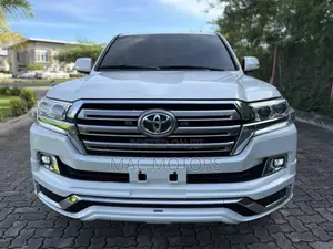 Toyota Land Cruiser 2016 White