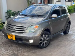 Toyota IST 2004 Gray