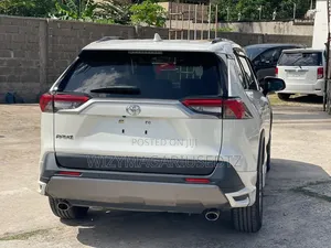 Toyota RAV4 2021 Ivory
