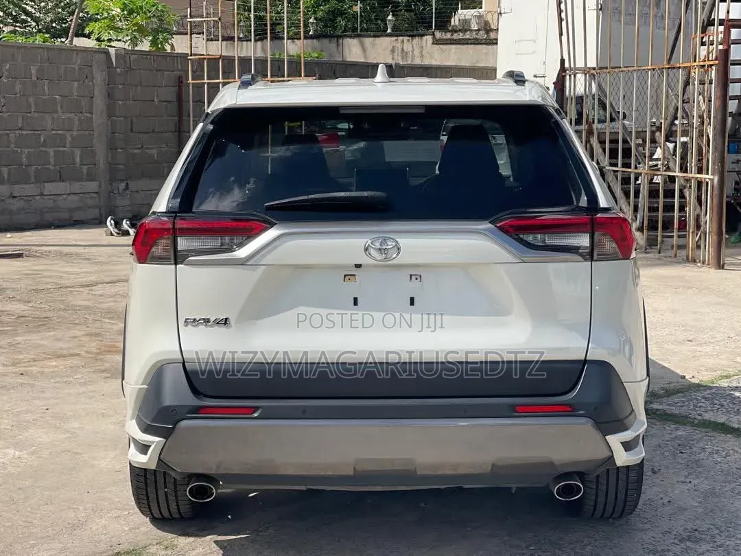 Toyota RAV4 2021 Ivory