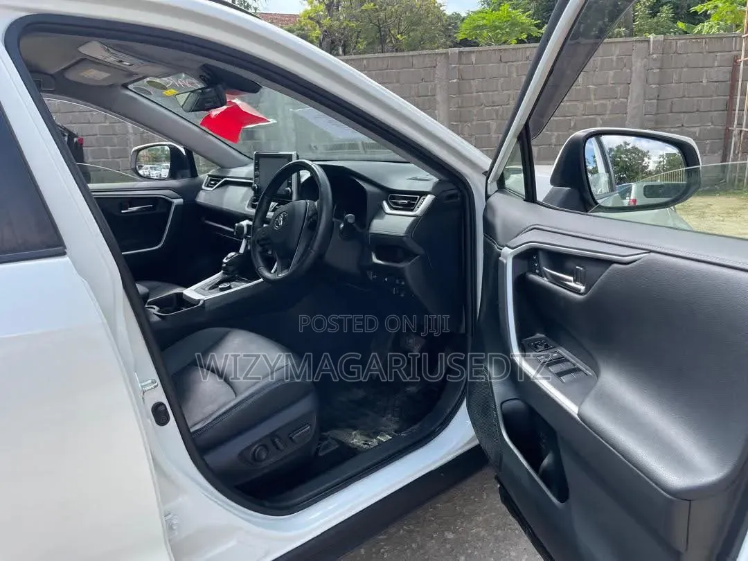 Toyota RAV4 2021 Ivory
