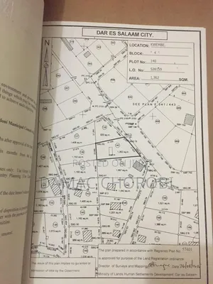 Kiwanja Kinauzwa Luguruni Mbezi