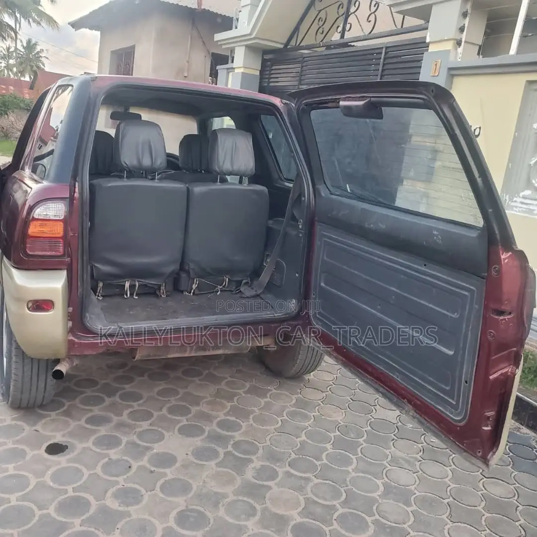 Toyota RAV4 2005 Red