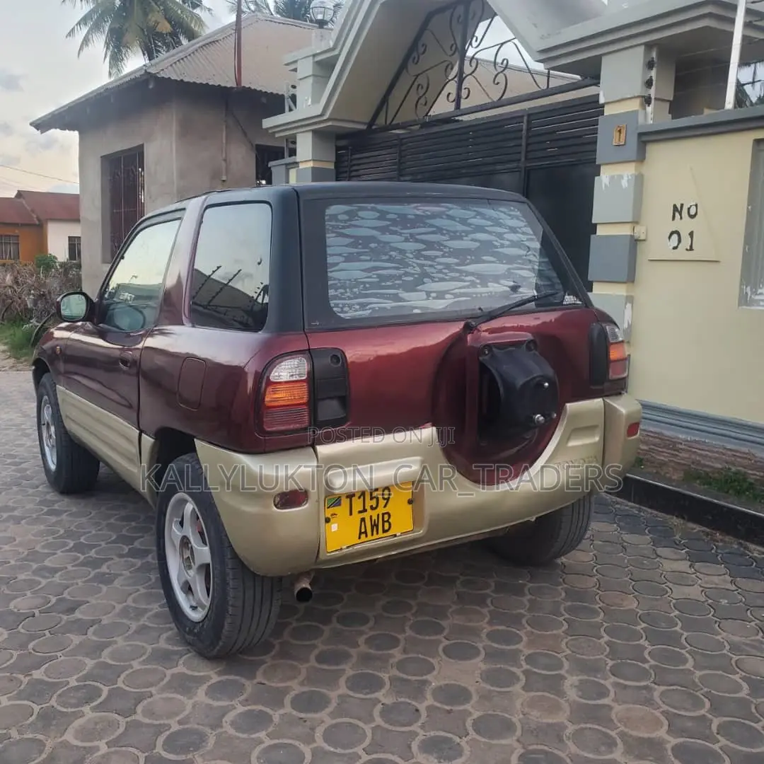 Toyota RAV4 2005 Red