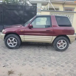 Toyota RAV4 2005 Red