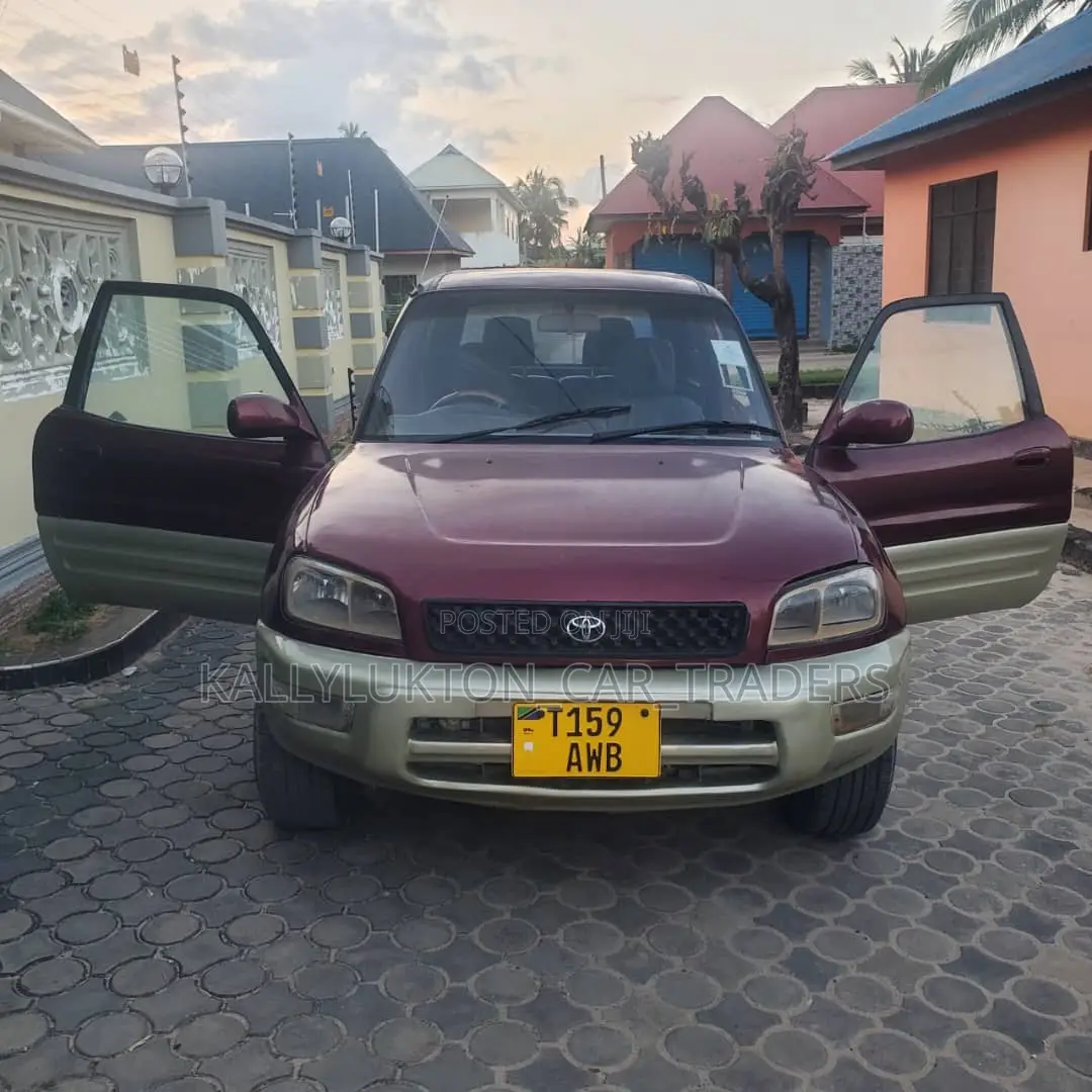 Toyota RAV4 2005 Red