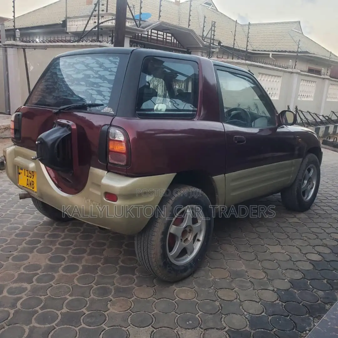 Toyota RAV4 2005 Red