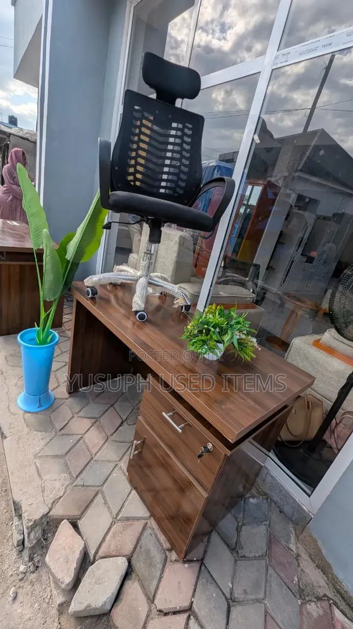 Office Table With Clean Finishing